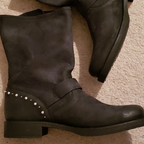 ●SOLD●FRYE 8½ STONE STUDDED - Picture 10 of 16